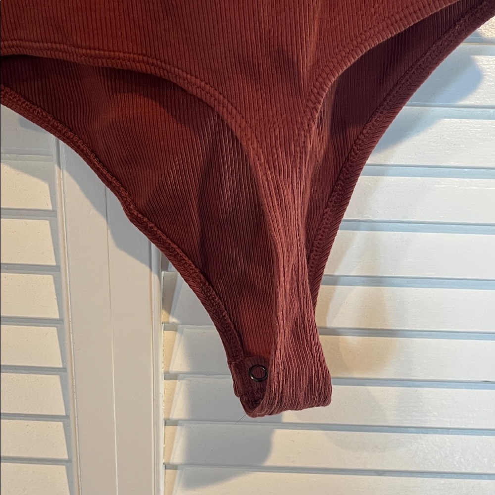 Express One-Shoulder Ruffled Bodysuit - Picture 4 of 8